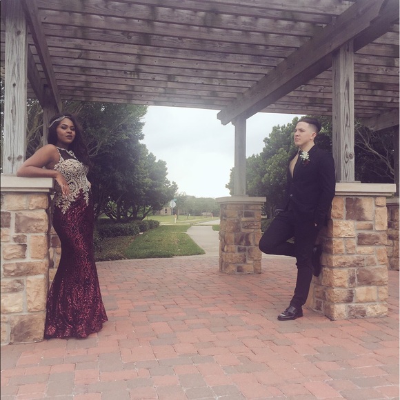 Prom dress - Picture 2 of 3