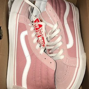 Baby pink Valentine edition vans