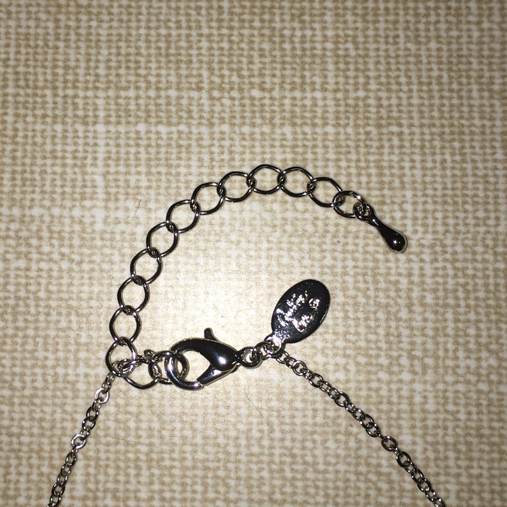 ➕ NWT Cross Necklace ➕ - Picture 3 of 8