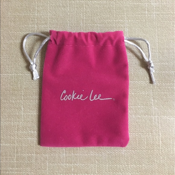 โ NWT Cross Necklace โ - Picture 8 of 8