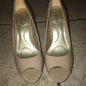 Bandolino size 6 nude heels