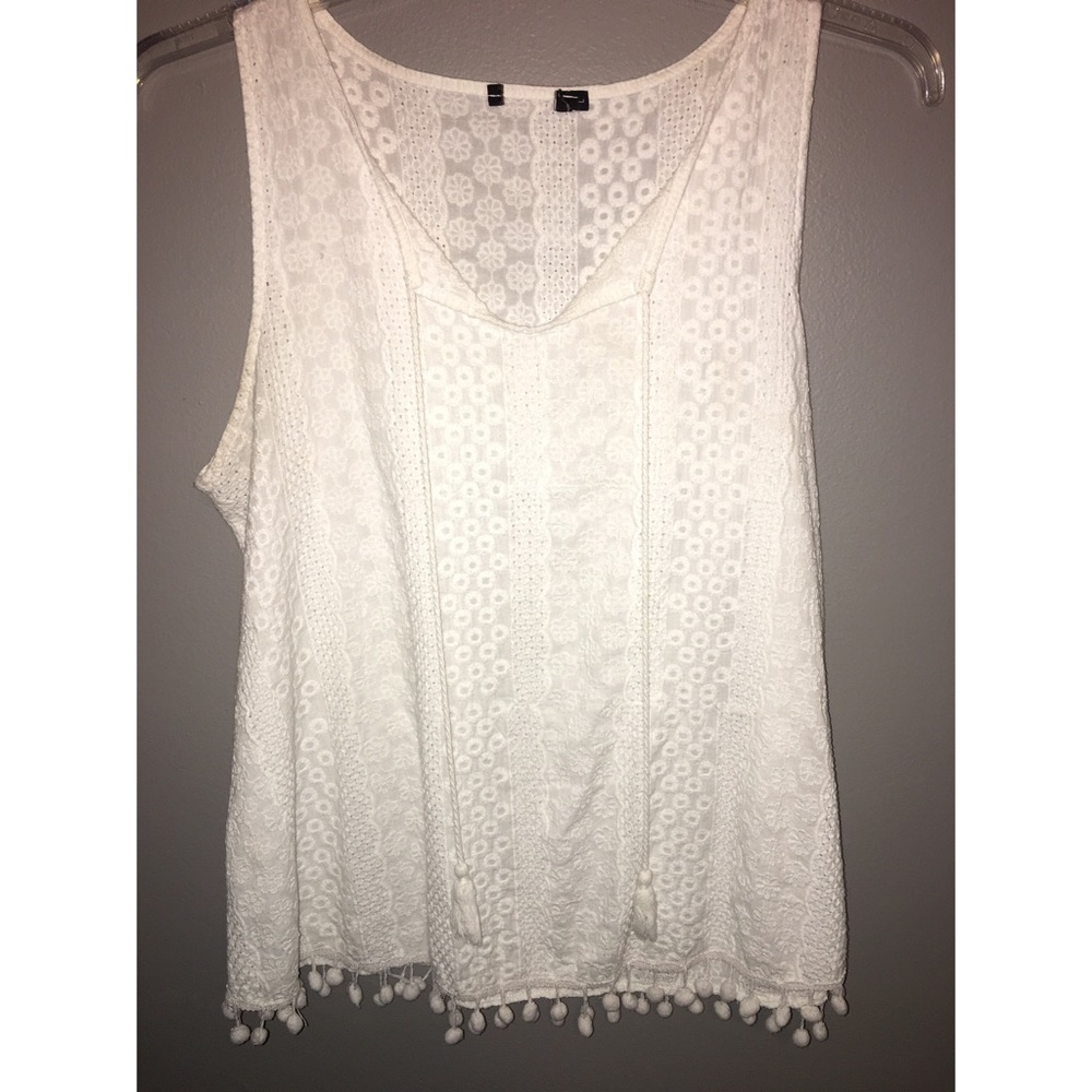 White Patterned Top - Picture 1 of 4
