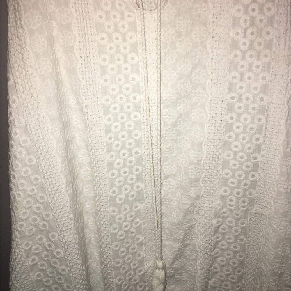 White Patterned Top - Picture 4 of 4