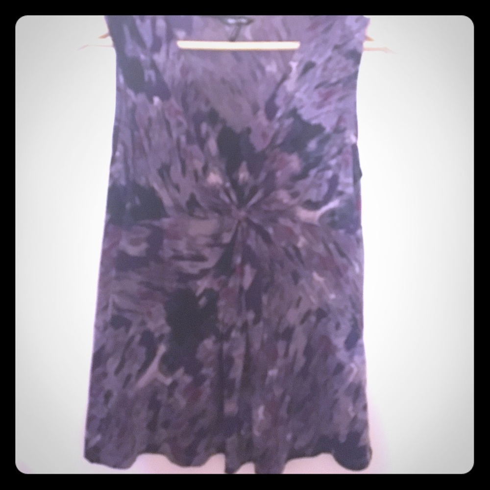 Cute sleeveless multi color top