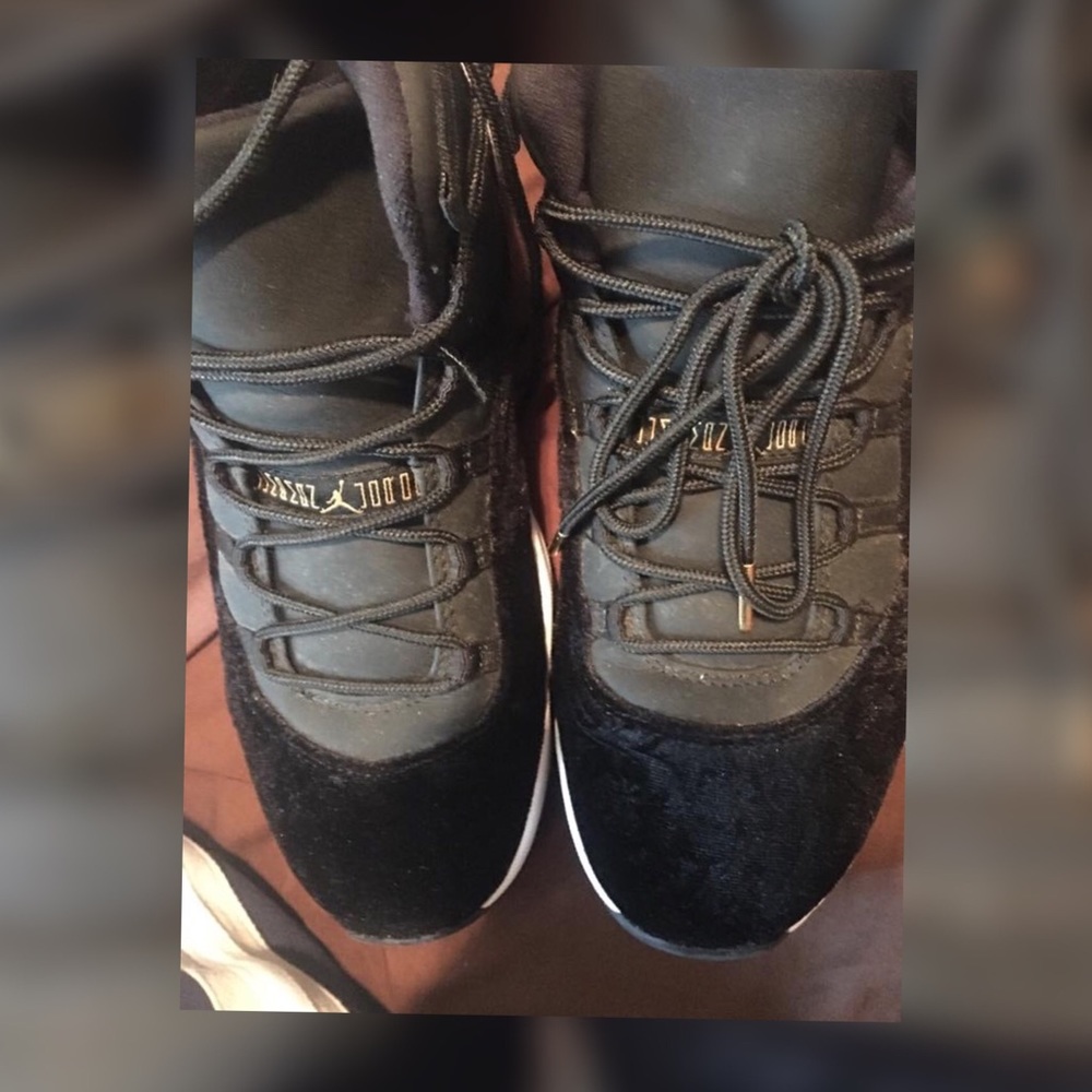Jordan 11 custom black velvet