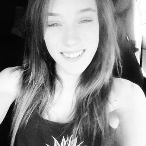 Meet your Posher, Ayla