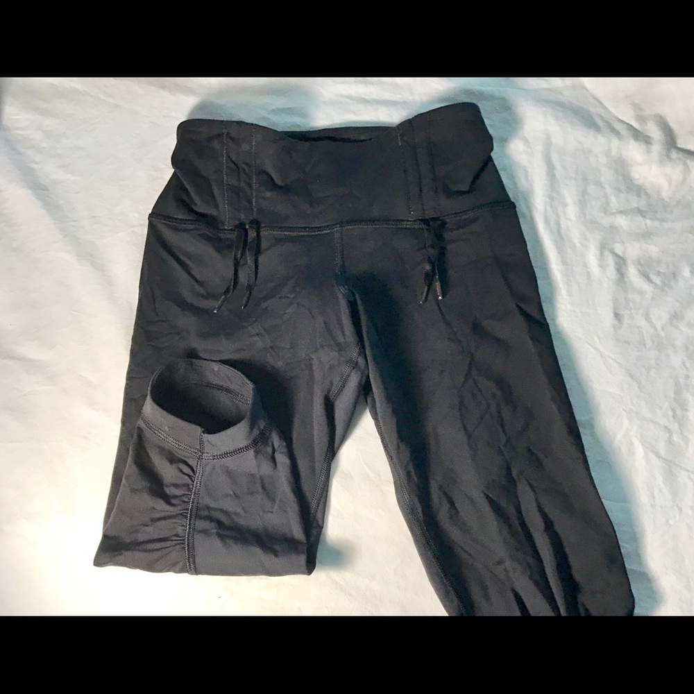 Lululemon rare light weight running capris. NWOT