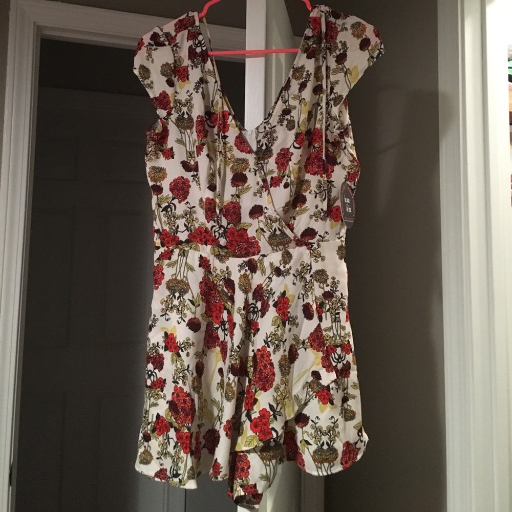 M romper nwt