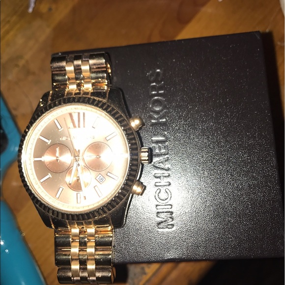 Michael Kors rose gold watch - Picture 1 of 2