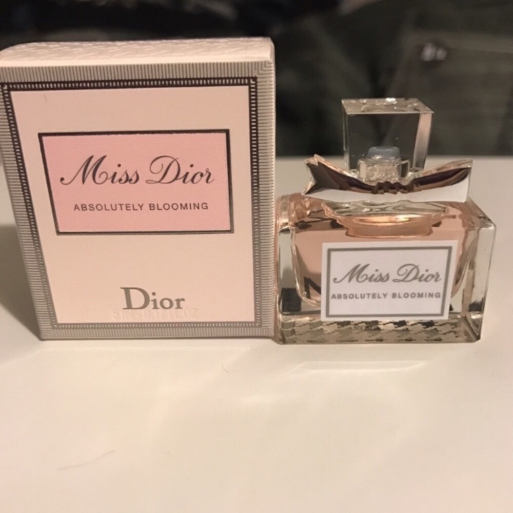 Miss Dior absolutely blooming mini