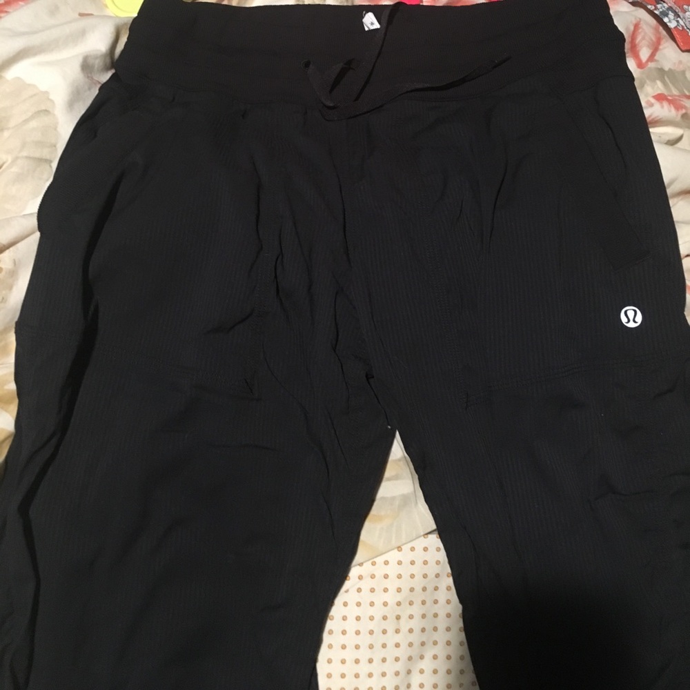 Size 8 lululemon dance pants unlined