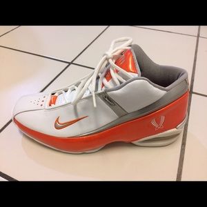 BRAND NEW SIZE 9 NIKE AIR FLIGHT WINGS!!