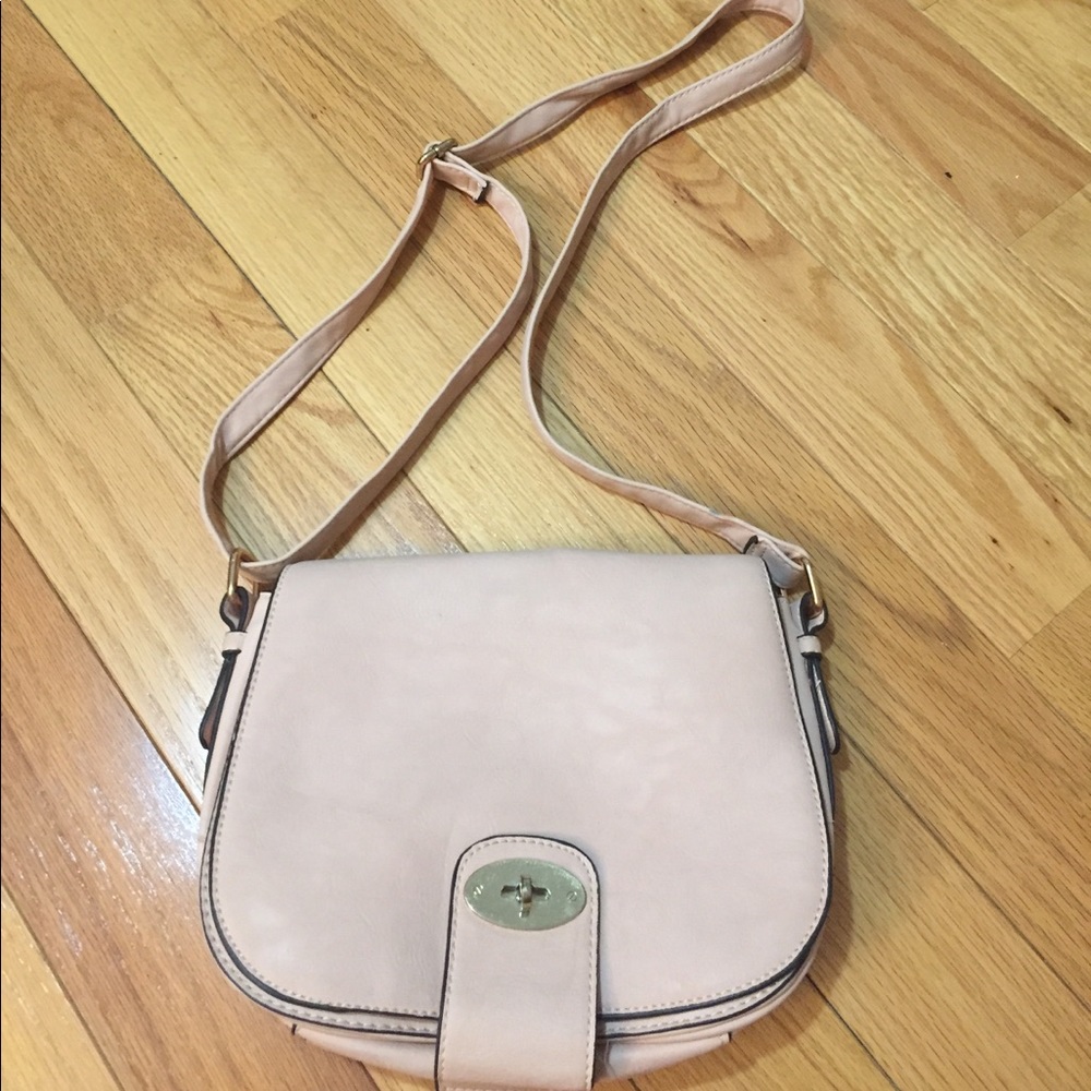 Light pink crossbody bag!