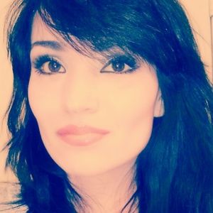 Meet your Posher, Elisa