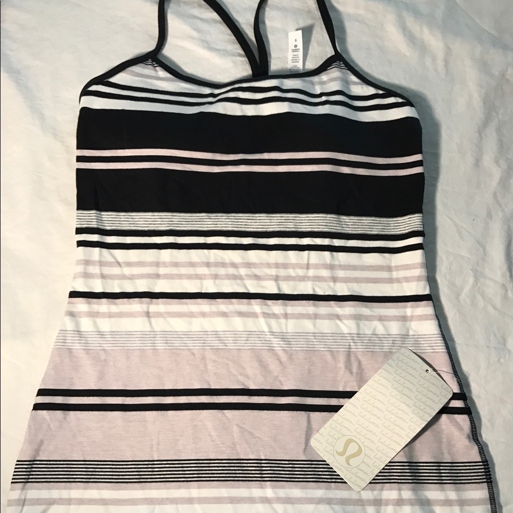NWT Lululemon yoga/work out tank.