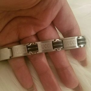 silver bracelet with the Gucci