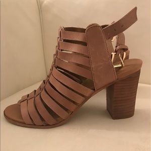 tan steve madden platform heels