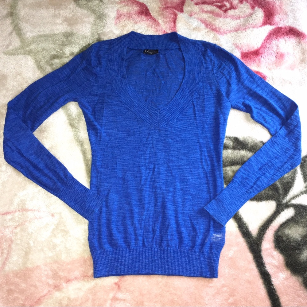 EXPRESS Royal Sapphire Blue Long Sleeve Knit V Neck Sweater Top Womens Size XS - Picture 3 of 5