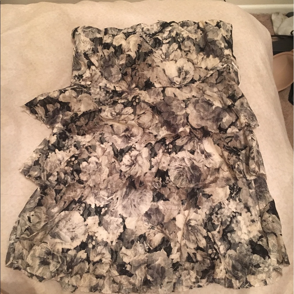 Strapless ruffled halter top