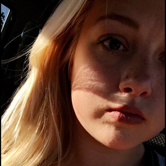 Meet your Posher, Haylee - Picture 1 of 1