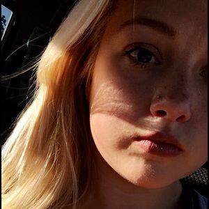 Meet your Posher, Haylee