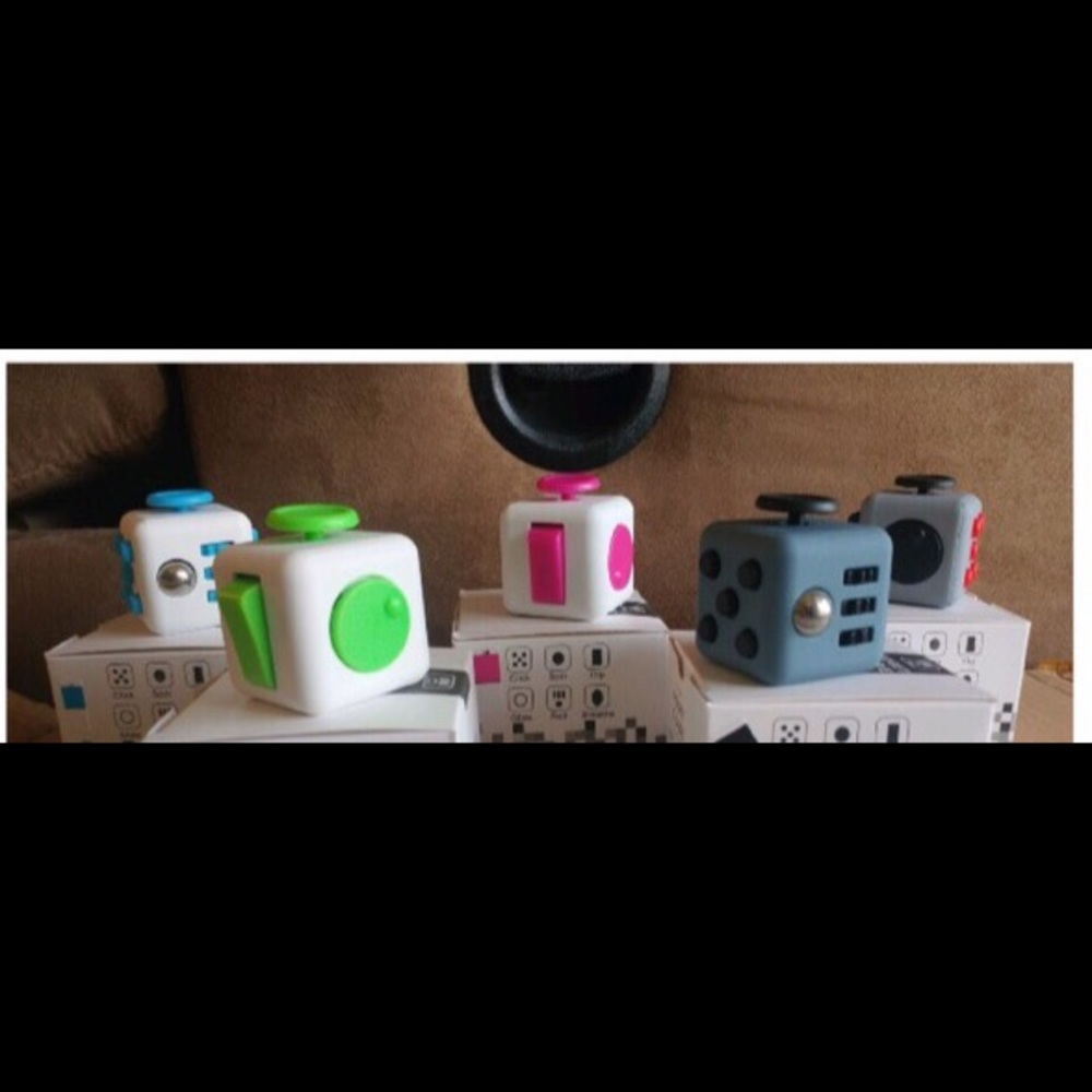 2 BOXES FIDGET CUBES