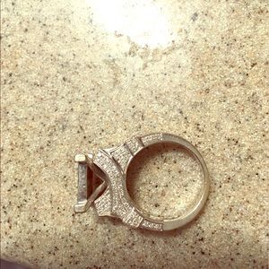 18k White Gold Engagement Ring