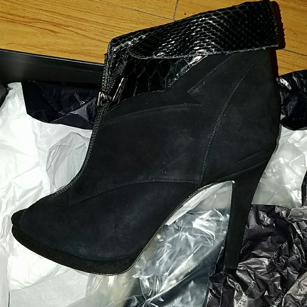 Alexandre Birman Suede Open toe Bootie