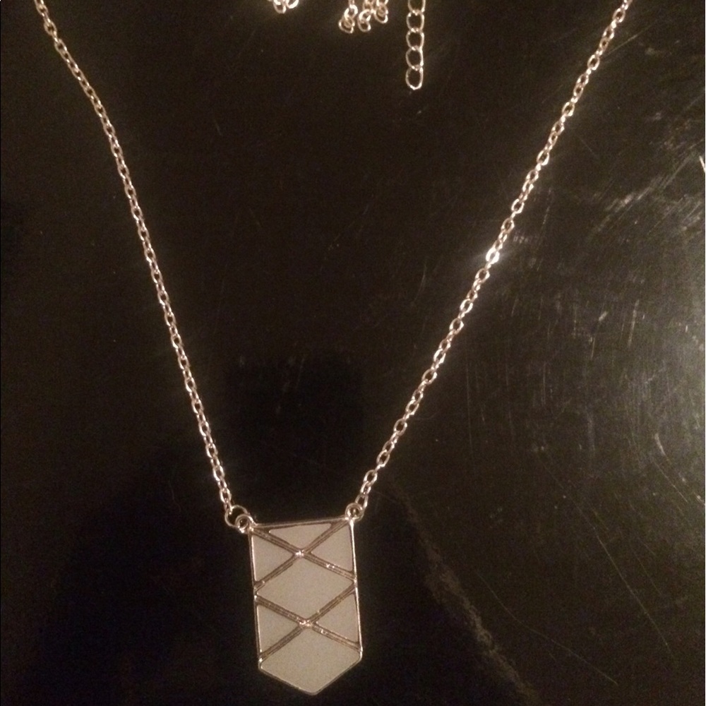 (4 for $20) brand new shirt gray necklace