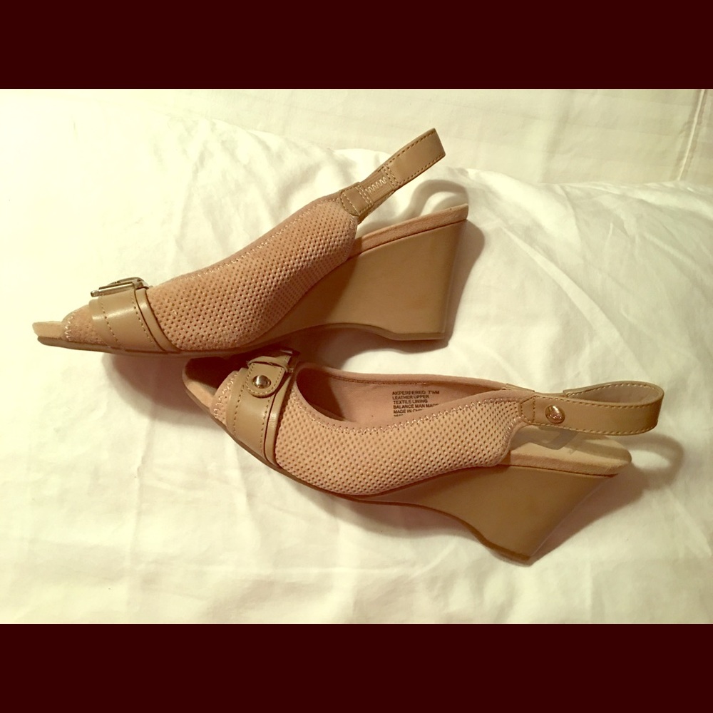 Womens wedge sandal sport