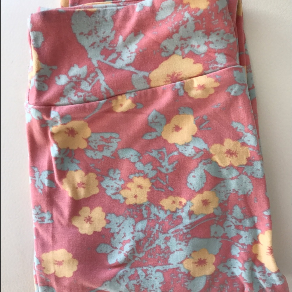 ON HOLD Lularoe OS leggings