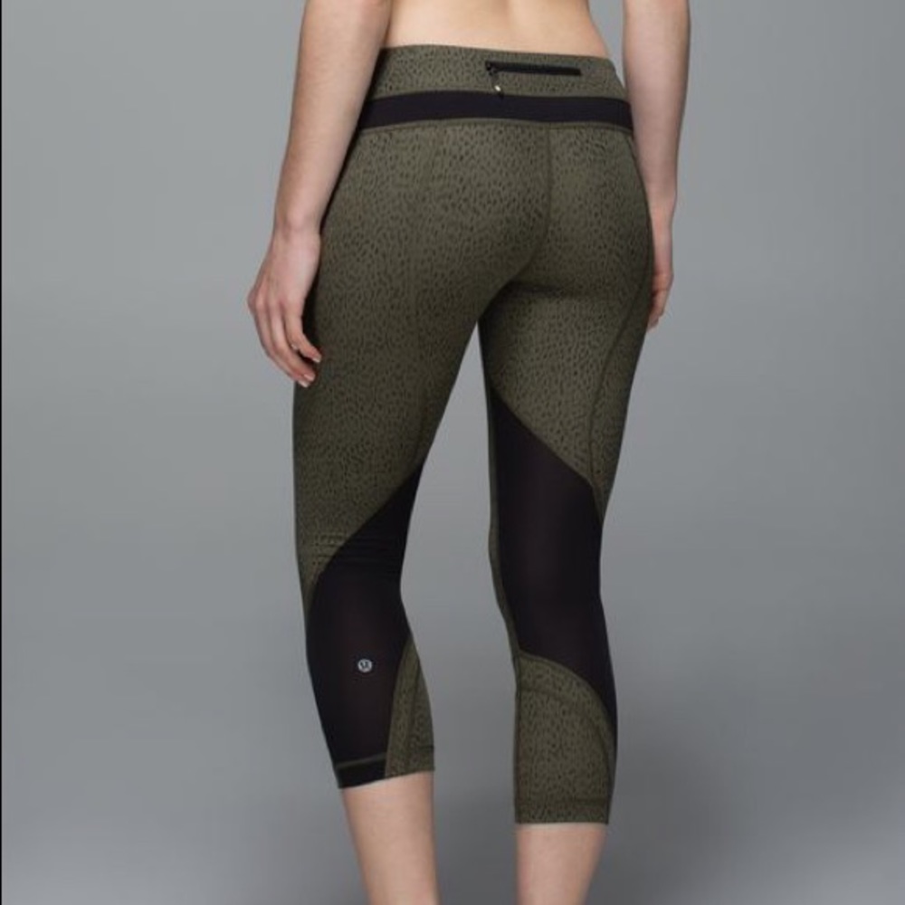 Lululemon Run Inspire Crop II (Dottie Dash)