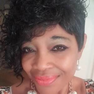 Meet your Posher, Renee