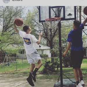 Meet your Posher, Dee dee