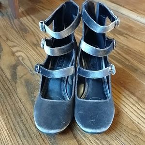Topshop grey velvet buckle shoes.