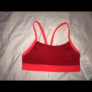 NEW lulu lemon sports bra/size 4. never worn!!