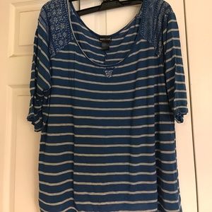 Super cute lightweight top