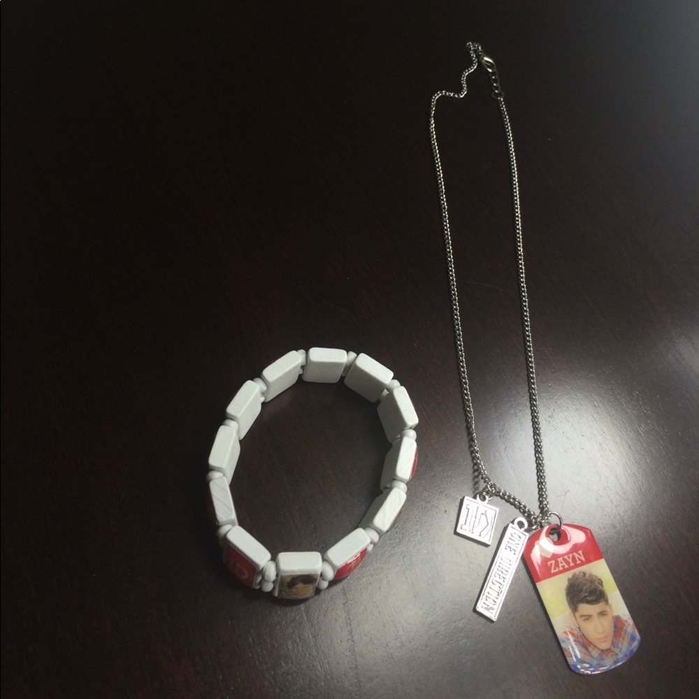 One direction bracelet and necklace - Picture 1 of 4