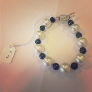 Green Bead and Pearl Bead Bracelet