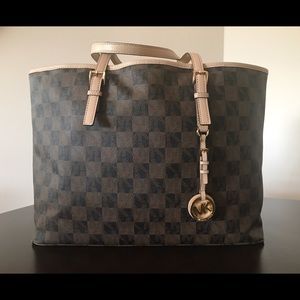 Michael Kors Jet Set Tote