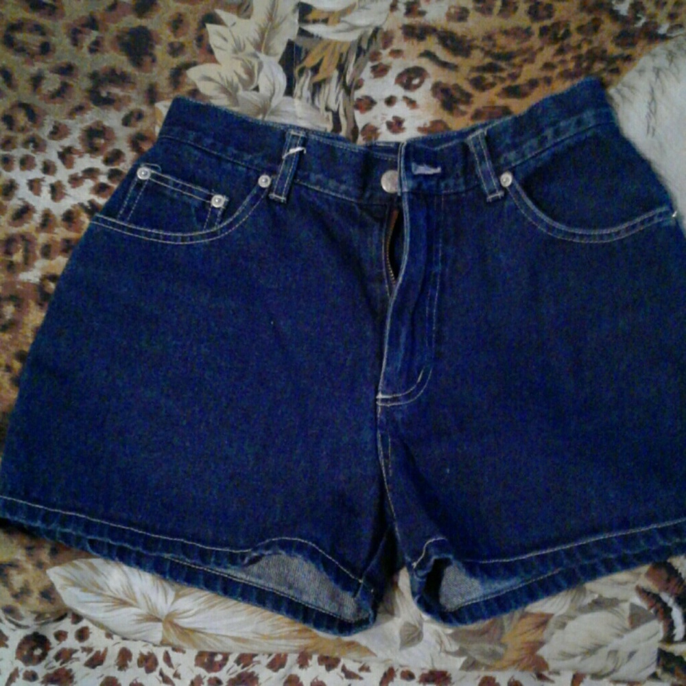 😃SHORTS/JEAN MATERIAL NWOT😃