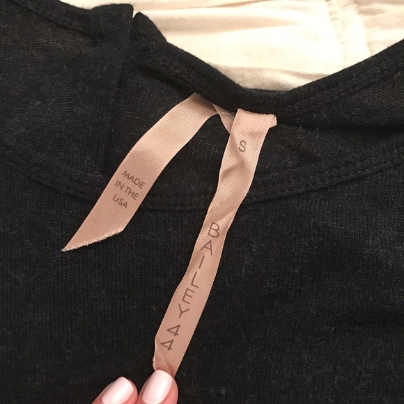 Bailey 44 ruffle bottom top - Picture 6 of 6