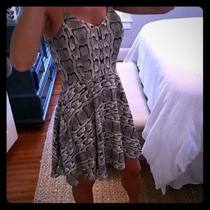 Express snake print dress LIKE NEW size 4