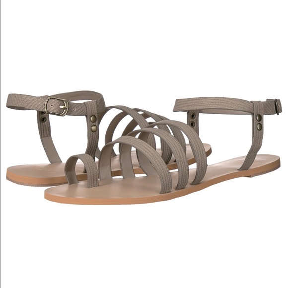 Foxy Burnished Multi Strap Toe Ring Sandal - Picture 5 of 5