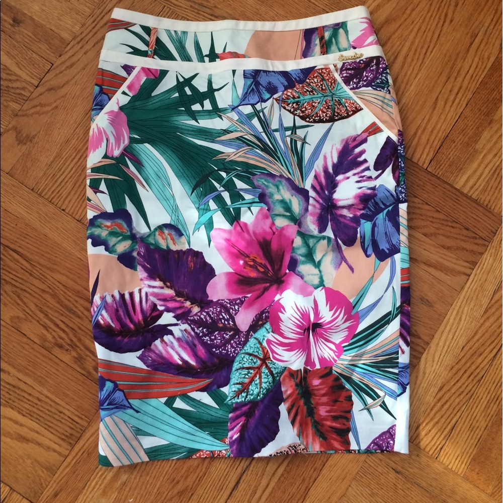 Floral printed skirt
