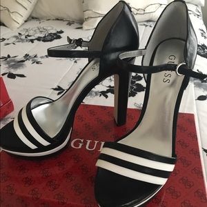 GUESS GWNATALIEN sz 8.5