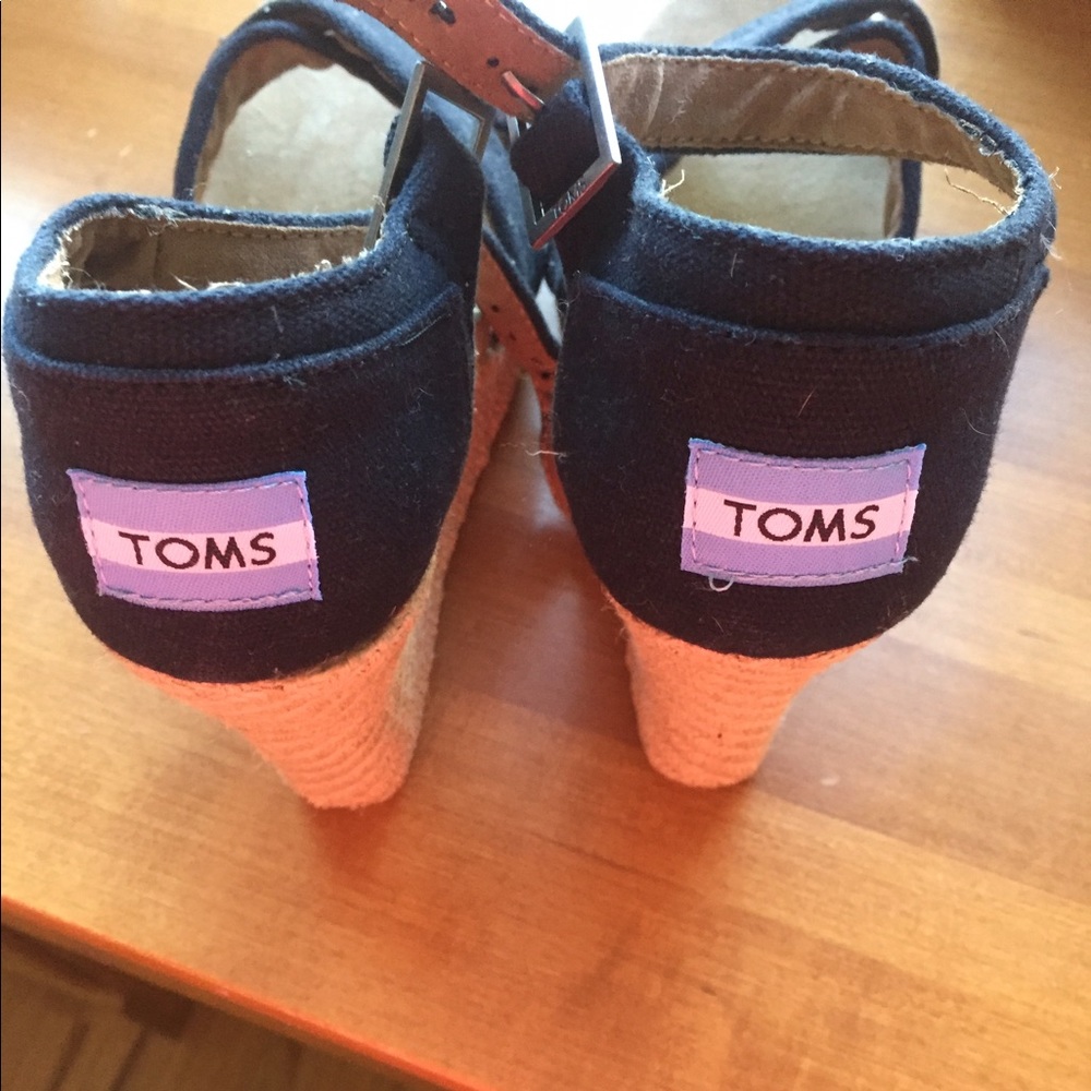 TOMS Wedges - size 7.5