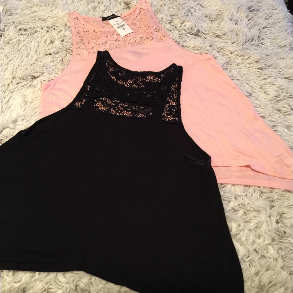 2 bundle of fashion tanks. One with tags.