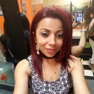 Meet your Posher, Yanira