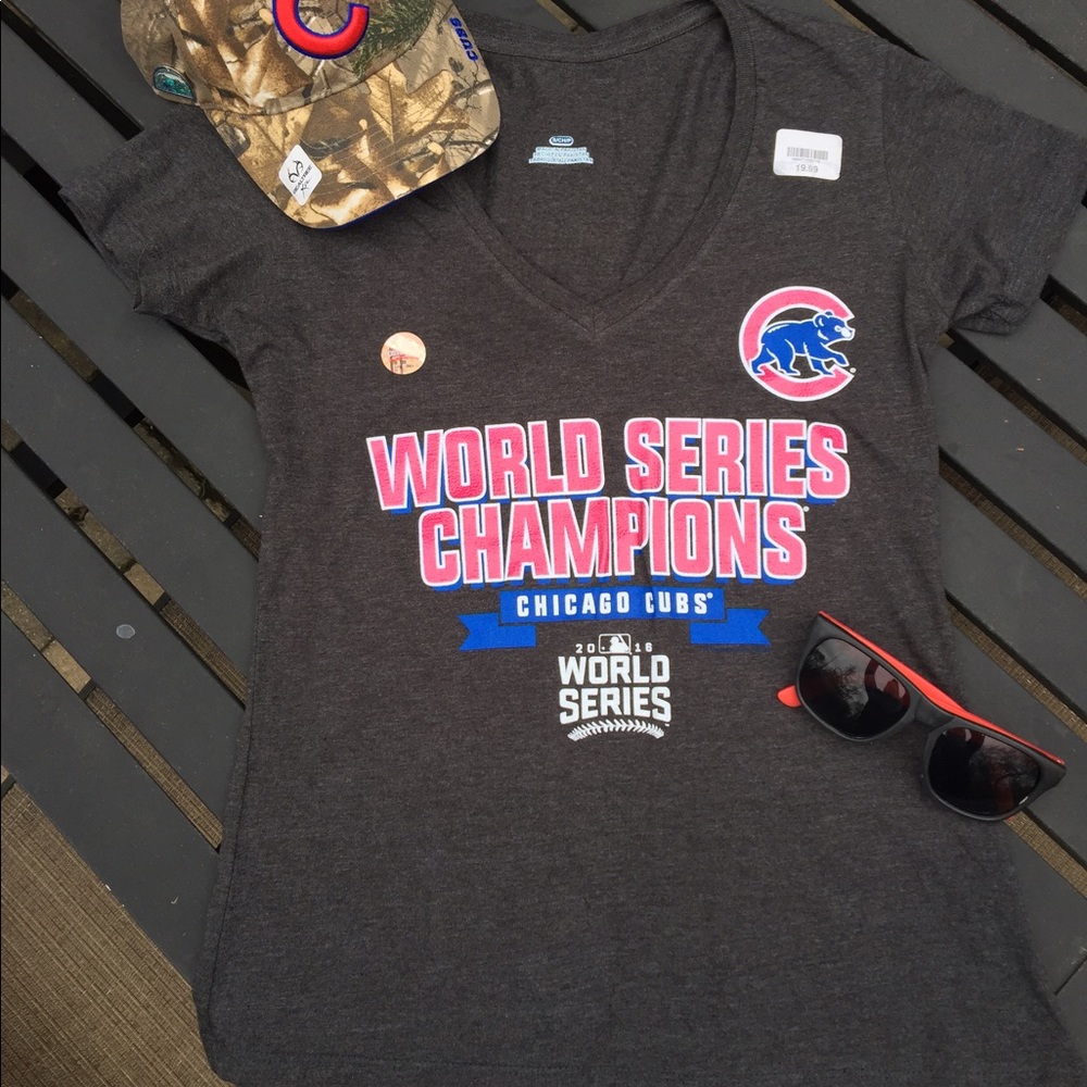 NWT CHICAGO CUBS SHIRT